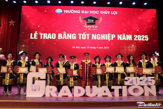 Hơn 1.000 tân cử nhân, kỹ sư Trường Đại học Thuỷ Lợi nhận bằng tốt nghiệp