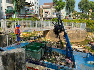 TPHCM: Ngăn xả rác, không để phát sinh điểm ô nhiễm mới trên kênh rạch