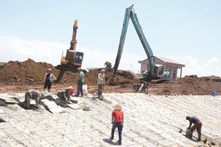 Ninh Bình: Tạm dừng thi công các công trình ven biển để ứng phó với bão số 1 