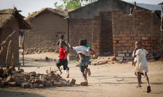 Những đứa trẻ bị đẩy vào cuộc sống tội phạm trên đường phố Malawi