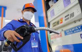 Giá xăng dầu có thể sẽ giảm mạnh vào ngày mai