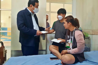 Bí thư Tỉnh ủy Quảng Nam thăm hỏi những người bị thương trong vụ TNGT