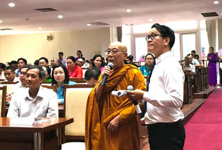 Việc làm giản dị, thấm đẫm nghĩa tình