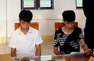 Cướp giật điện thoại của trẻ em trong đêm, hai đối tượng bị khởi tố