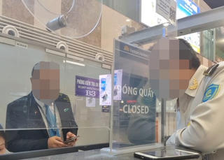 Lỗ hổng an toàn hàng không: Kỳ 3 - Công năng "kỳ diệu" của những mật khẩu và ký hiệu lạ trên vé máy bay