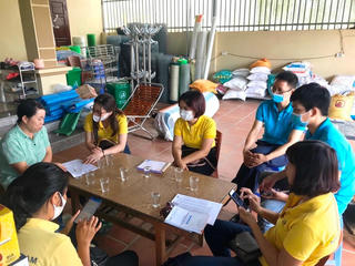 Vẫn khó khi chi trả trợ cấp không dùng tiền mặt