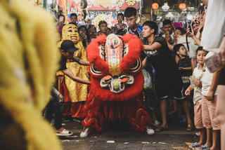 Các tuyến phố trung tâm Hà Nội đông nghẹt đêm Trung thu