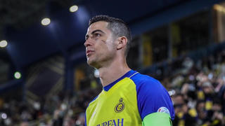 HLV Al Nassr làm khó Ronaldo