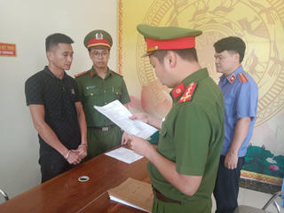 Quảng Ninh: Bắt đối tượng dùng sổ đỏ giả đi vay tiền