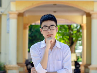 Thủ khoa kỳ thi tốt nghiệp THPT: ‘Lên đại học, em sẽ đi làm thêm để đỡ đần cho mẹ’