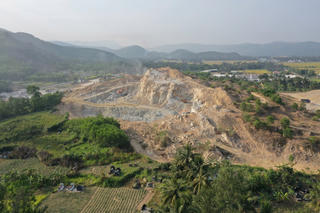 Bình Định: Nổ mìn khai thác đá gây nứt nhà dân