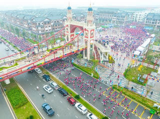 Hàng chục nghìn người 'cháy' hết mình tại sự kiện vì môi trường 'Ngày Hội Xanh'