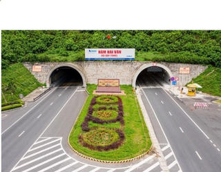 Loạt doanh nghiệp biến động lãi sau kiểm toán