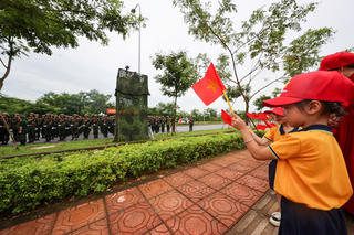 Mặt đường khát vọng