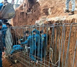 Quảng Ngãi: Sạt lở tường chắn, một công nhân tử vong