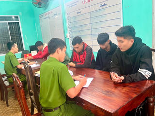 Khởi tố 13 thanh niên đua xe, gây rối trật tự công cộng trên Quốc lộ 1A