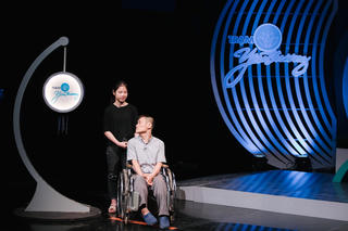 Chuyện tình yêu đẹp như cổ tích của cặp đôi khuyết tật