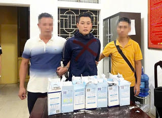 Gần 10kg ma túy giấu trong sữa bột gửi từ châu Âu về Việt Nam