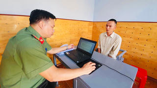 Đắk Lắk: Bắt 2 đối tượng chế tạo, mua bán súng quân dụng