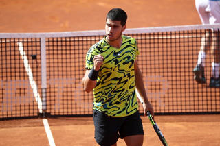 Carlos Alcaraz ghi tên vào tứ kết Barcelona Open 2023