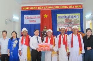 Lãnh đạo tỉnh Ninh Thuận thăm, chúc mừng Lễ hội Katê năm 2023