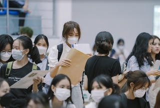 Nhiều trường đại học bắt đầu nhận hồ sơ xét tuyển sớm