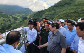 Thủ tướng kiểm tra tiến độ nhiều dự án ở Lào Cai