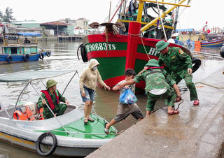 Bảo vệ tính mạng và tài sản của nhân dân là ưu tiên hàng đầu