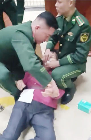 Quảng Ninh: Sơ cứu thành công du khách nước ngoài bị ngừng tim