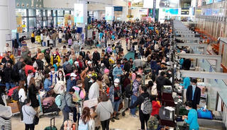 Vé máy bay quay đầu giảm trước kỳ nghỉ lễ 30-4 và 1-5