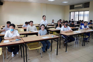 Xét tuyển đại học 2025: Băn khoăn tổ hợp mới