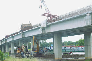Bạc Liêu hưởng ứng cao điểm '500 ngày đêm hoàn thành 3.000 km đường bộ cao tốc'