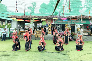 Làng Văn hóa - Du lịch các dân tộc Việt Nam miễn phí vé thăm quan dịp Quốc khánh 2/9