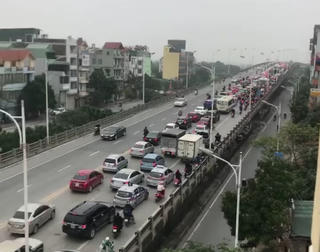 Hà Nội: Phân luồng giao thông mới trên cầu Vĩnh Tuy từ 18/10
