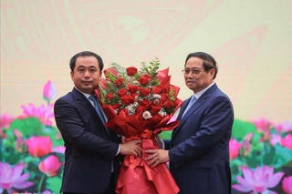 Thủ tướng trao quyết định giao quyền Bộ trưởng Bộ Nông nghiệp và Môi trường