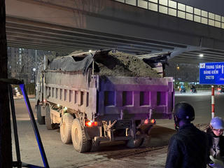 Hà Nội: Xử phạt tài xế và chủ xe hơn 150 triệu đồng do chở quá tải trên 150%