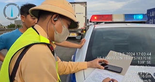 Đã làm việc với tài xế điều khiển xe tải ‘vượt ẩu’ trên cao tốc Cam Lộ - La Sơn