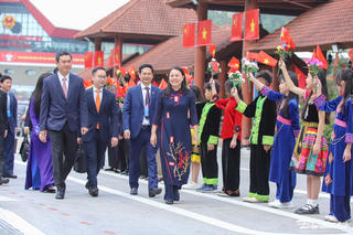 Thắm tình đoàn kết, hữu nghị Việt - Trung