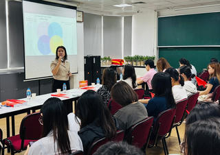 Nâng cao nhận thức cho sinh viên về phát triển kinh tế bền vững