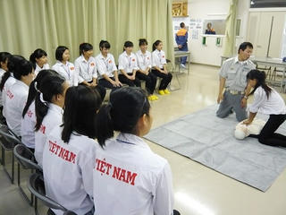 Người lao động đi làm việc ở nước ngoài được hỗ trợ chuyển đổi nghề