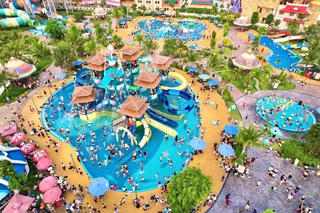 Hải Phòng: Hàng trăm nghìn du khách ‘đổ’ về các bãi tắm Đồ Sơn, Cát Bà