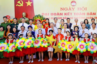 Tổng Bí thư Tô Lâm chung vui Ngày hội Đại đoàn kết toàn dân tộc tại phường Quán Thánh, Hà Nội