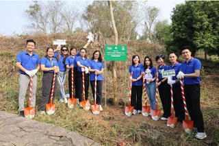 Công ty du lịch Vietravel trồng cây 'phủ xanh' vùng đất lịch sử Điện Biên