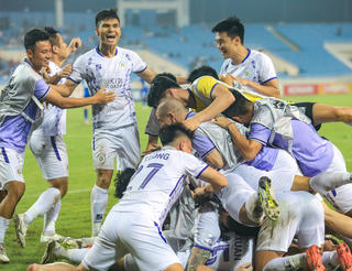 Hà Nội FC 'ngắt' cơn khủng hoảng