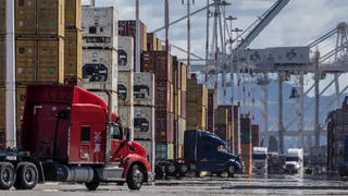 Thuế quan mới của Mỹ: Nơi chao đảo, nơi nhẹ nhõm