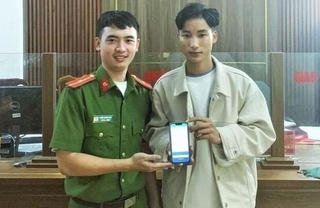 Nam sinh trả lại số tiền 200 triệu đồng do người khác chuyển nhầm