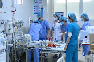 Thông tin mới vụ 2 trẻ nguy kịch sau khi ăn bim bim, mỳ cay