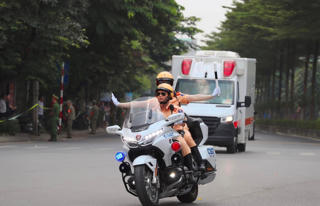 Hà Nội đón đoàn khách quốc tế, các phương tiện di chuyển thế nào?