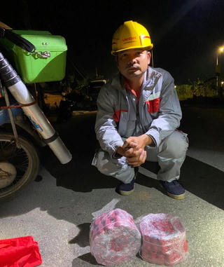 Bắc Giang: Kiểm tra nồng độ cồn, phát hiện đối tượng tàng trữ pháo nổ