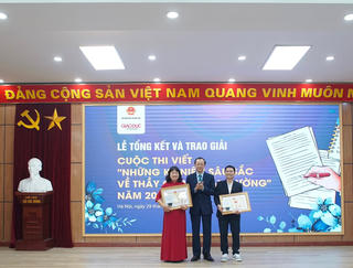 Trao giải cuộc thi 'Những kỷ niệm sâu sắc về thầy cô và mái trường'